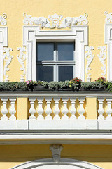 Balkon und Stuckdekor am Oberamtshaus vom Schloss Lübben.