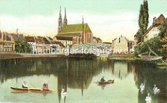 Altes Bild aus Görlitz - Blick über die Neiße, Ruderboote und Schwäne auf dem Wasser - Altstadtbrücke und St. Peter und Paul Kirche.