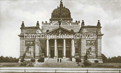 Historische Frontansicht der Oberlausitzer Gedenkhalle in Zgorzelec / Görlitz ;  Monumentalbau der wilhelminischen Zeit. Heute fungiert sie als Kulturhaus der Stadt Zgorzelec.