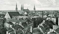 Historische Luftaufnahme von Görlitz - Dächer der Altstadt; im der Bildmitte das Gebäude vom jetzigen Augustum-Annen-Gynasium; um 1900 Erweiterungsbau - die Annenkapelle wurde als Aula und Turnhalle umgenutzt.