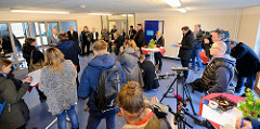 Pressekonferenz in der Frauenabteilung der JVA Billwerder - Justizsenator Till Steffen ( Grüne) stellt das Konzept vor.