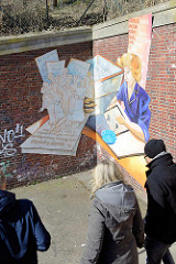 Wandbild der FrauenFreiluftGalerie in der Grossen Elbstrasse in Hamburg Altona-Altstadt.