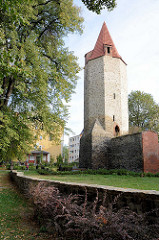 Reste der mittelalterlichen Stadtbefestigung von Striegau / Strzegom - Schnabelturm / Befestigungsanlage.