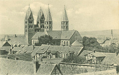 Historische Luftaufnahme der Liebfrauenkirche in Halberstadt; Ursprungsbau ab 1089.