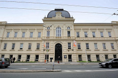 Gebäude der Hotelfachschule in Hradec Králové / Königgrätz.