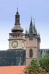 Hl. Geist Kathedrale, gegründet wahrscheinlich von Königin Elisabeth Richenza - Richza von Polen - Eliška Alžběta Rejčka;  gotisches Backsteinbauwerk mit zwei Türmen; Kuppel vom Weissen Turm, erbaut 1580.