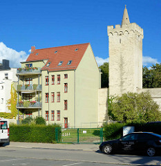 Kunzes Turm in Aschersleben - Stadtturm mit gemauerter Spitze der Befestigungsanlage.