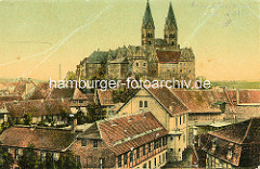 Historische Aufnahme vom Quedlinburger Schlossberg romanische Stiftskirche St. Servatius, geweiht 1129; Renaissanceschloss aus dem 16./17. Jahrhundert; im Vordergrund Häuser der Altstadt.