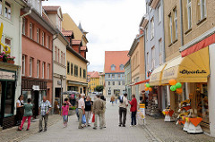 Fussgängerzone / Geschäftsstraße mit Einzelhandel in Aschersleben.