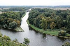 Blick von der Burg Mělník auf die Elbe und die Mündung der Moldau.