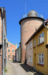 Ehem. Wehrturm aus dem 16. Jahrhundert - Verteidgungsanlage von Barth. Im 19. Jahrhundert mit Kuppeldach versehen - jetzt Schulsternwarte.
