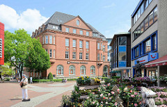 Unter Denkmalschutz stehendes, historisches Bankgebäude am Lüneburger Tor in Hamburg Harburg; erbaut 1912 - Architekt Heinrich Fischer.