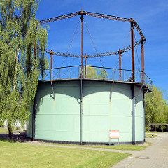 Gasometer  vom alten Gaswerk in Ribnitz / Damgarten - jetzt ist der  historische Glockenglasbehälter ein Industriedenkmal und wird von den Stadtwerken als Ausstellungsraum über die Geschichte der Energieversorgung der Stadt genutzt.