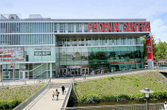 Blick über den Seevekanal zum Phoenix Center in Hamburg Harburg.