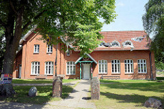 Alte Schule in Wentorf - jetzt Begegnungstätte.