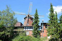 Historische Windmühle in Lauenburg, erbaut - jetzt Mühlenmuseum, Restaurant + Hotel.
