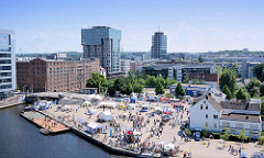 Luftaufnahme vom Binnenhafen in Hamburg Harburg - Blick auf den Kanalplatz und die Gebäude am Westlichen Bahnhofskanal.