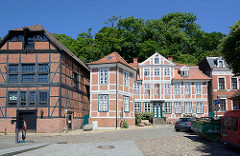 Ehem. Speicher und Bürgerhaus - historische Bebauung in der Elbstraße von Lauenburg.