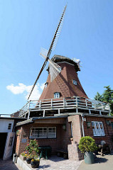 Historische Windmühle in Lauenburg, erbaut - jetzt Mühlenmuseum, Restaurant + Hotel.