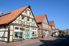 Geschäftshäuser, Fachwerkgebäude in der Breiten Straße von Bleckede.