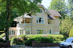 Villa im Eißendorfer Pferdeweg im Stadtteil Hamburg Heimfeld - Balkon mit Überdachung.