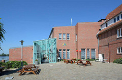 Eingang der Jugendherberg in Lauenburg - ehem. Zündholzfabrik.