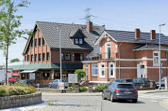 Historisches Wohnhaus - jetzt Gewerbenutzung / Neubau Geschäftshaus - Restaurant in der Hamburger Straße von Wentorf.