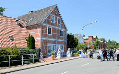 Fachwerkgebäude / Restaurant und altes Elektrizitätswerk an der Palmschleuse in Lauenburg.