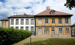Schloss Oranienbaum - erbaut 1685 als Sommersitz für die Fürstin Henriette Catharina, Gemahlin von Fürst Johann Georg II. von Anhalt-Dessau; Teil vom Gartenreich Dessau-Wörlitz, das seit 2000 zum UNESCO-Weltkulturerbe gehört.