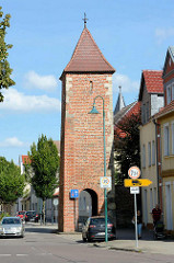 Alte Wehranlage der Stadt Aken / Elbe - Burgtorturm, erbaut 1288 zur jetzigen Form umgebaut um 1500.