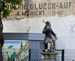 Denkmal Kamerad Martin in der Eislebener Neustadt; Bergmannsroland - Symbolfigur der rechtlichen Unabhängigkeit der Neu- und Altstadt Eisleben.