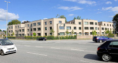 Neubau an der Alsterkrugchaussee Ecke Alsterdorfer Damm in Hamburg Alsterdorf - früher stand dort eine Strohdachkate.
