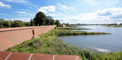 Blick von der Festung Küstrin / Kostrzyn - Polen - auf die Oder.