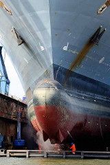 Kriegsschiff A 1411 / Berlin in der Lürssen Norderwerft in Hamburg Steinwerder am Reiherstieg.