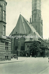 Historische Architektur der Hansestadt Hamburg - Blick zur Rückseite / Kirchenschiff der Hauptkirche St. Jacobi.