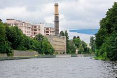 Historische Industriearchitektur am Ufer des Berliner  Teltowkanals - ehem. Sarotti Schokoladenfabrik.