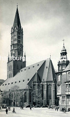 Historisches Hamburg - Blick über die Steinstraße zur Hauptkirche St. Jacobi - re. der Jacobikirchhof.