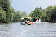 Hausboote auf der Stadthavel bei Brandenburg an der Havel.