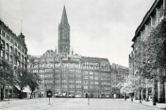 Historische Ansicht vom Pferdmarkt in der Innenstadt Hamburgs - Blick zur Mönckebergstraße und der Sankt Jacobikirche.