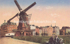 Colorierte Darstellung von der Windmühle auf dem Hamburger Heiligengeistfeld - im Hintergrund die Feldstraße.