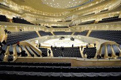 Großer Saal vom Konzerthaus Elbphilharmonie in der Hafencity Hamburgs.