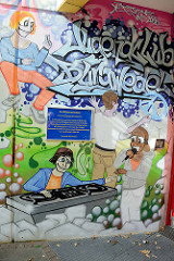 Wandmalerei / Graffiti am Eingang vom Jugendclub Burgwedel in Hamburg Schelsen -  Lea Klyerman Haus.