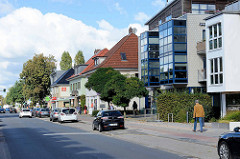 Wohnhäuser / Geschäftshäuser in der Frohmestraße in Hamburg Schnelsen.
