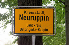 Ortsschild / Stadtschild Kreisstadt Neuruppin, Landkreis Ostprignitz-Ruppin