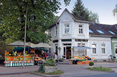 Gemüse und Obststand in der Frohmestraße im Hamburger Stadtteil Schnelsen.
