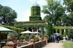 Herrenhaus „Türkische Villa“ mit Wintergarten in Neuruppin. Alterssitz des Neuruppiner Kaufmanns Johann Christian Gentz, der ab 1853 den Tempelgarten in seiner heutigen Form begründet hat.