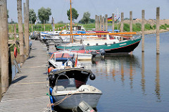 Sportboothafen / Marina in Hitzacker an der Elbe.