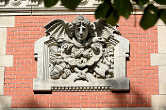 Fassadendekor am Landratsamt in Neuruppin; errichtet 1895 nach Entwürfen des Berliner Architekten Max Schilling.