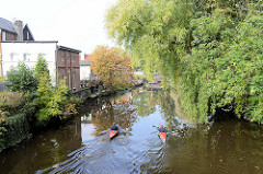 Kanuten auf der Medem in Otterndorf.