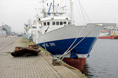 Fischfangboot / Trawler Bianca NC 312 am Hansakai in Cuxhaven.